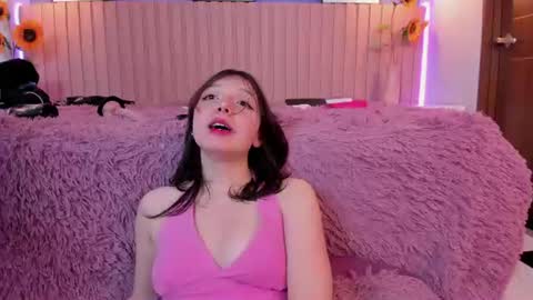 nina_ford_ online show from 06-18-26, 09:14