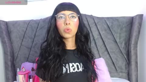 nina_fox69 online show from 09-11-25, 12:16