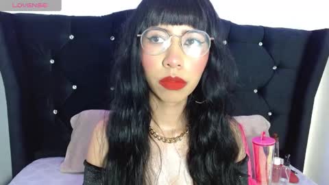 nina_fox69 online show from 09-15-25, 12:38