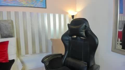 nina_glow_ online show from 03-05-26, 11:28