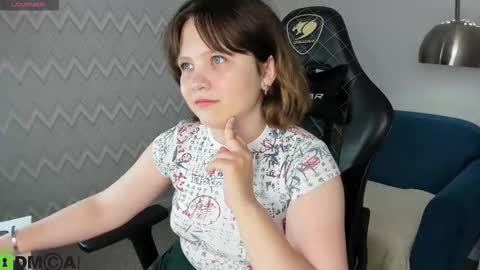 nina lunaa online show from 09-13-25, 08:14