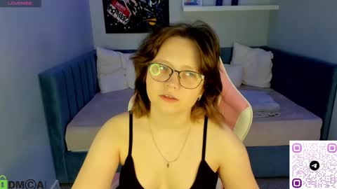 nina lunaa online show from 10-07-25, 01:14