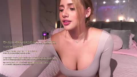 Snapshot of nina_mon chatting on 06-11-26, 03:48 Angie online show from 06-11-26, 03:48