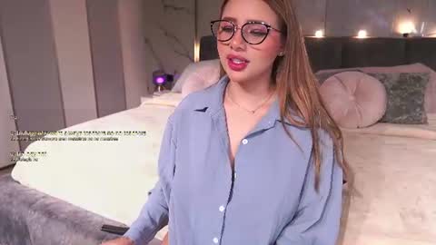 Snapshot of nina_mon chatting on 06-12-26, 03:27 Angie online show from 06-12-26, 03:27