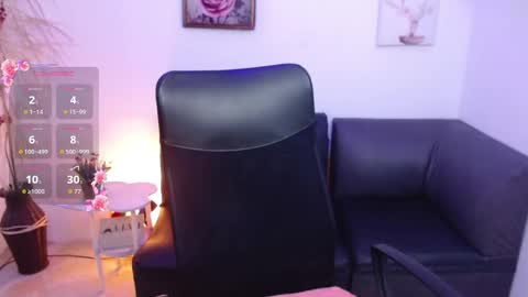 Snapshot of nina_petitte chatting on 05-10-26, 12:21 nina_petitte online show from 05-10-26, 12:21