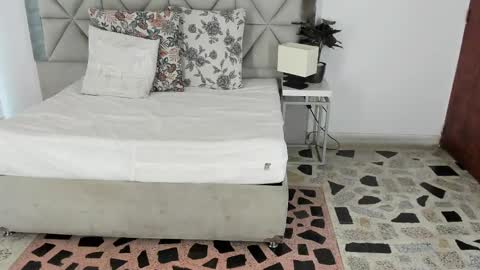 Snapshot of nina_pons chatting on 09-27-25, 08:25 Nina online show from 09-27-25, 08:25