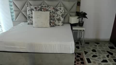 Snapshot of nina_pons chatting on 10-16-25, 08:32 Nina online show from 10-16-25, 08:32