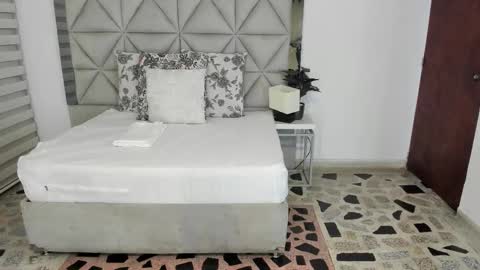 Snapshot of nina_pons chatting on 10-20-25, 11:16 Nina online show from 10-20-25, 11:16