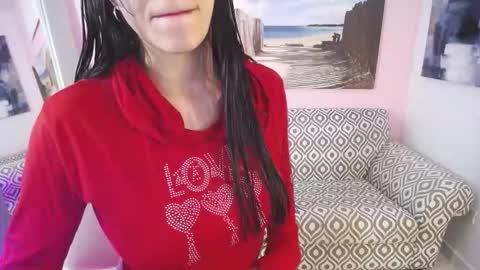 Snapshot of nina_smalls chatting on 10-25-25, 12:13 Nina online show from 10-25-25, 12:13