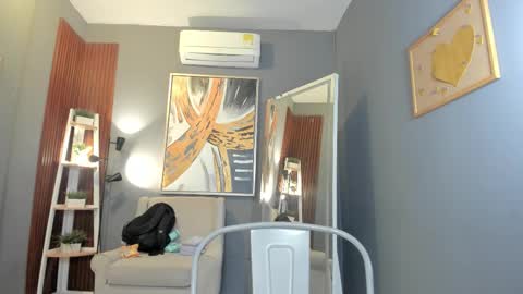 Nina online show from 02-10-26, 11:47