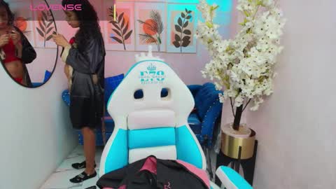 Nina  online show from 01-18-26, 03:43