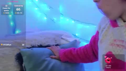 Ninaa fox online show from 04-29-26, 05:30