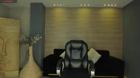 Snapshot of ninablumm chatting on 10-07-25, 03:14 Nina online show from 10-07-25, 03:14