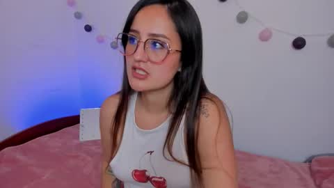 Snapshot of ninabryon1 chatting on 10-22-25, 04:51 Nina online show from 10-22-25, 04:51