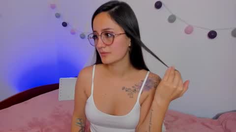 Snapshot of ninabryon1 chatting on 10-23-25, 10:41 Nina online show from 10-23-25, 10:41