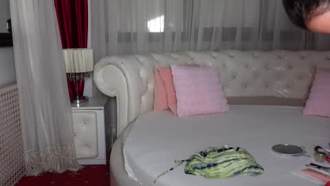 NinaCrystal online show from 02-20-25, 05:55