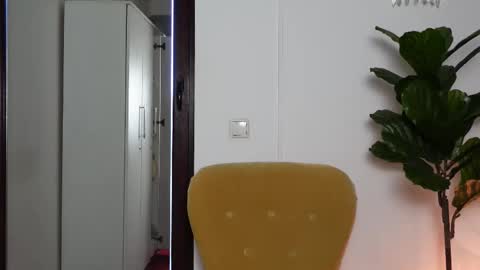 NinaCrystal online show from 09-12-25, 06:02