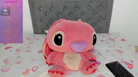 Snapshot of ninagrey03 chatting on 01-23-25, 11:36 Valentina online show from 01-23-25, 11:36