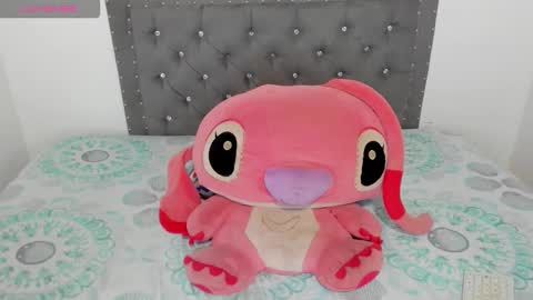 Snapshot of ninagrey03 chatting on 12-16-25, 12:15 Valentina online show from 12-16-25, 12:15