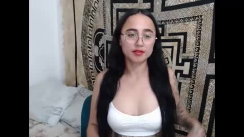 N I N A online show from 01-20-25, 11:10