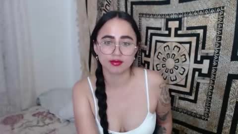 N I N A online show from 01-22-25, 03:18