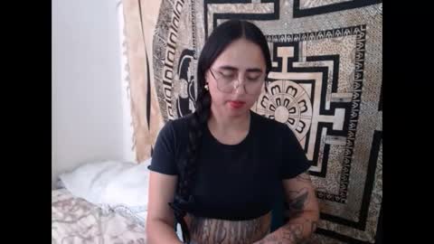 N I N A online show from 01-22-25, 08:06