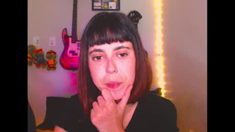 Snapshot of ninapellegrini17 chatting on 10-10-25, 09:25 ninapellegrini17 online show from 10-10-25, 09:25
