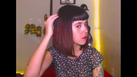 Snapshot of ninapellegrini17 chatting on 10-12-25, 11:04 ninapellegrini17 online show from 10-12-25, 11:04