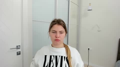 ninarihh online show from 03-09-25, 08:18