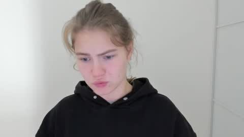 ninarihh online show from 10-25-25, 10:01