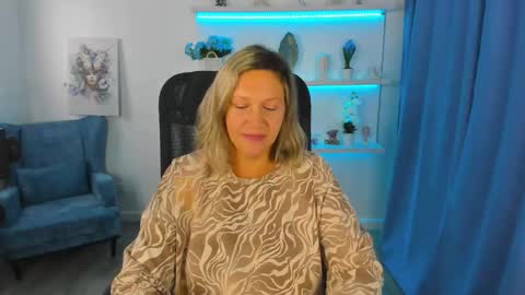 Snapshot of ninastarle chatting on 09-10-25, 05:29 ninastarle online show from 09-10-25, 05:29