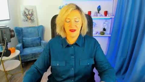 ninastarle online show from 10-18-25, 04:48