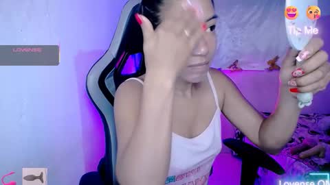 ninatinydoll1 online show from 10-21-25, 10:27