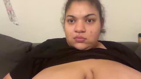 Snapshot of niniberger chatting on 11-01-25, 09:06 niniberger online show from 11-01-25, 09:06