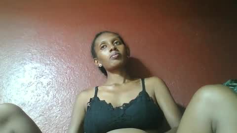 ninie246746 online show from 02-17-25, 08:41