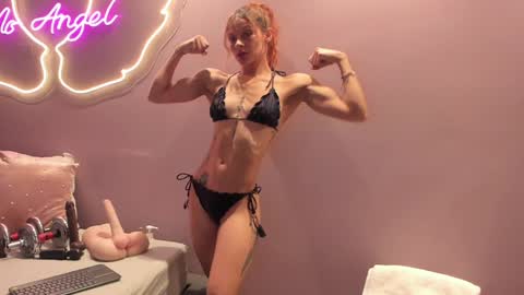 Snapshot of ninna_monroe_ chatting on 12-18-24, 04:28 Ninna online show from 12-18-24, 04:28