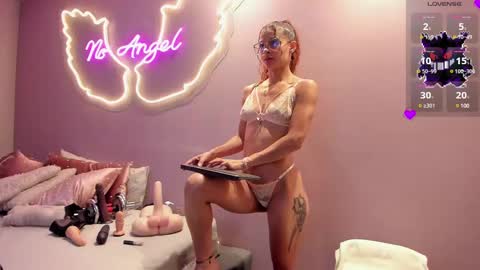 Snapshot of ninna_monroe_ chatting on 02-20-25, 11:09 Ninna online show from 02-20-25, 11:09