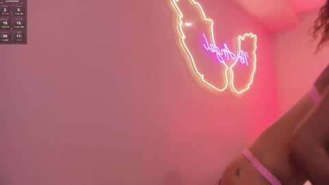 Snapshot of ninna_monroe_ chatting on 10-02-25, 04:03 Ninna online show from 10-02-25, 04:03