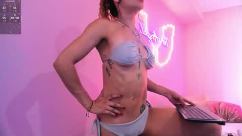 Snapshot of ninna_monroe_ chatting on 10-24-25, 04:25 Ninna online show from 10-24-25, 04:25