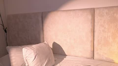 nioki_ online show from 05-01-26, 04:06