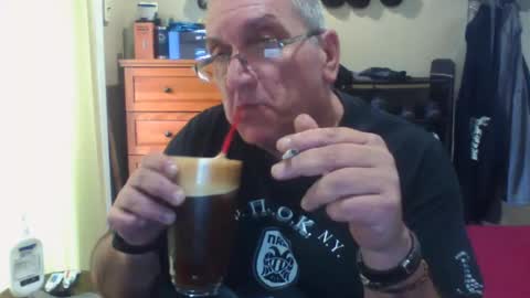 Dennis online show from 10-13-25, 01:44