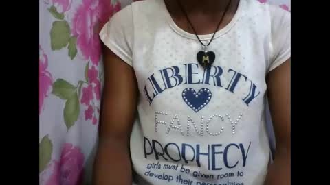 Snapshot of nirinahfy chatting on 11-11-25, 02:55 nirinahfy online show from 11-11-25, 02:55