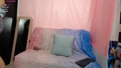 Snapshot of niuk_mei chatting on 03-06-25, 02:18 Niuk online show from 03-06-25, 02:18