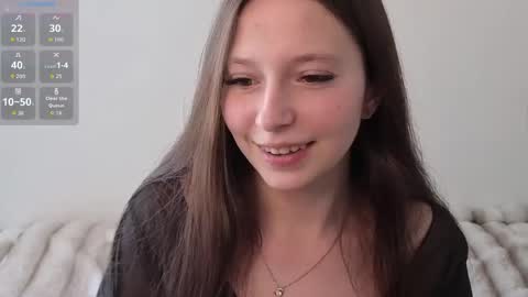 Snapshot of nivorelle chatting on 05-13-26, 01:30 Polly 3 online show from 05-13-26, 01:30