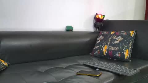 Nicolas Muscle online show from 01-18-25, 10:49