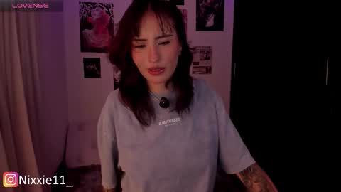 Nixxie  online show from 12-18-25, 01:11