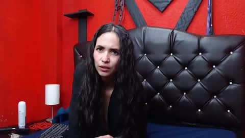 Snapshot of nixyesky chatting on 10-19-25, 02:12 Nixye online show from 10-19-25, 02:12