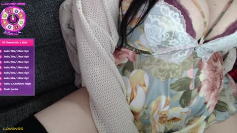 Snapshot of nizico chatting on 12-12-24, 10:31 nizico online show from 12-12-24, 10:31