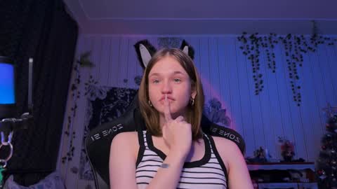 Snapshot of nloraaa chatting on 12-28-24, 01:28 Tears Lora online show from 12-28-24, 01:28