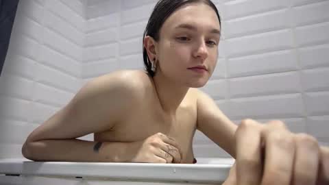 Snapshot of nloraaa chatting on 10-06-25, 03:09 Tears Lora online show from 10-06-25, 03:09